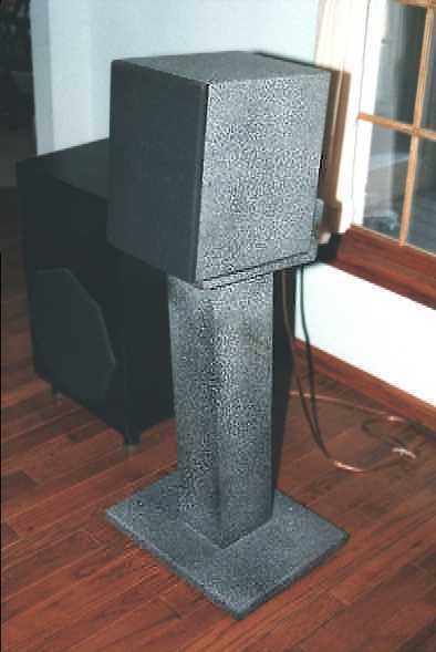 speakers2.jpg (19575 bytes)